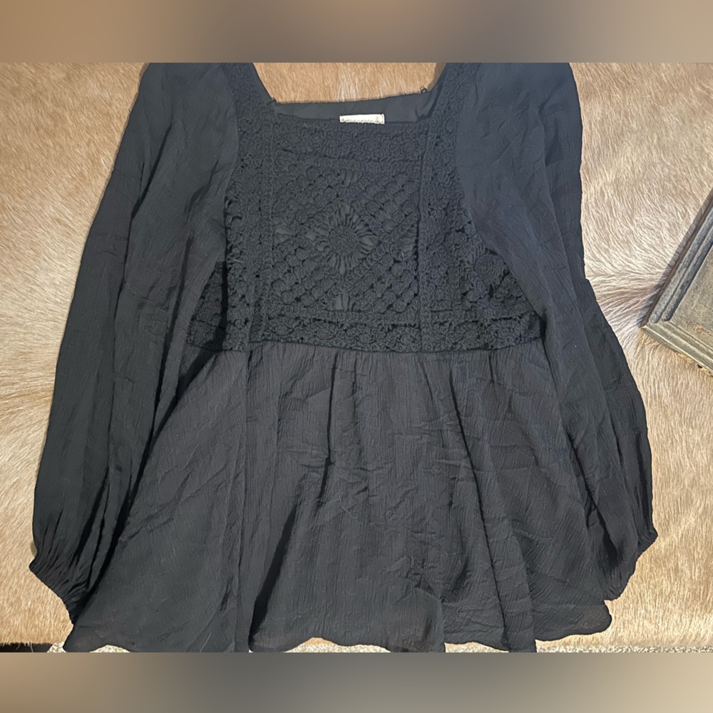 Altar’d State Black Blouse - Large